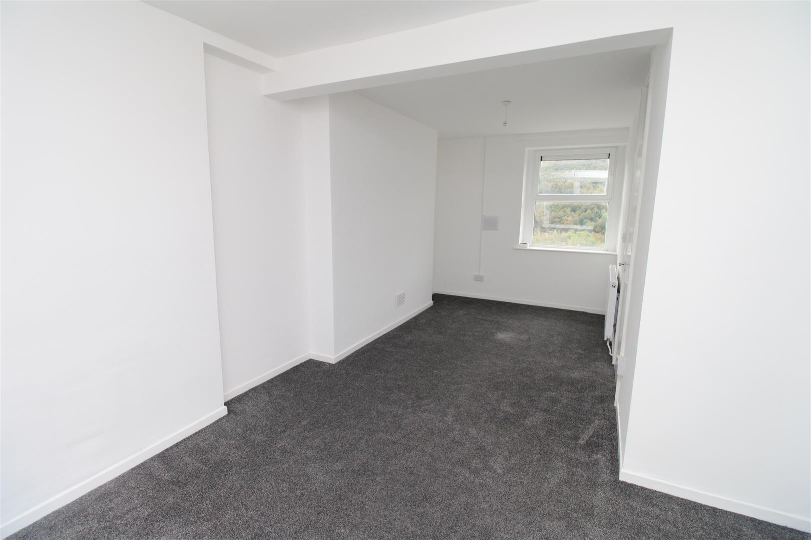 house for sale ty'r felin street