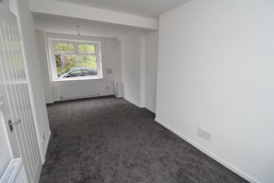 house for sale ty'r felin street