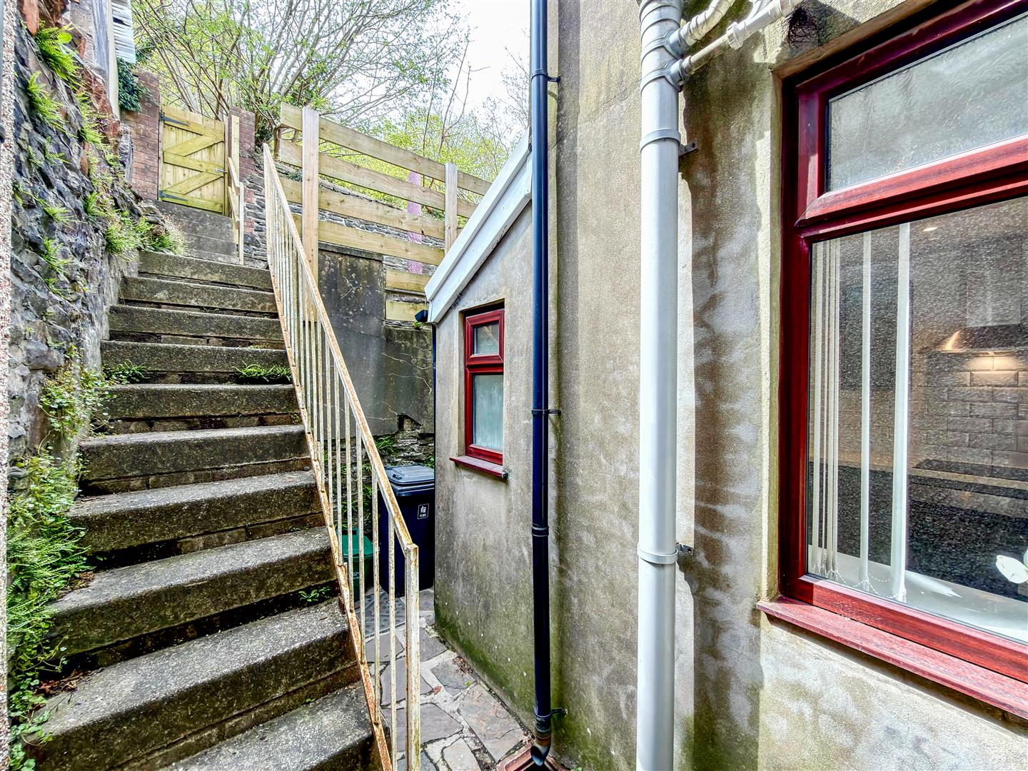 house - terraced for sale mountain ash road