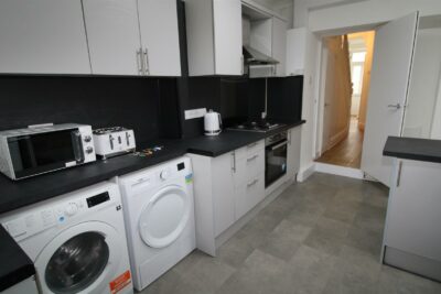 student property for rent queen street