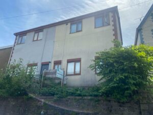 house - terraced for sale wood road