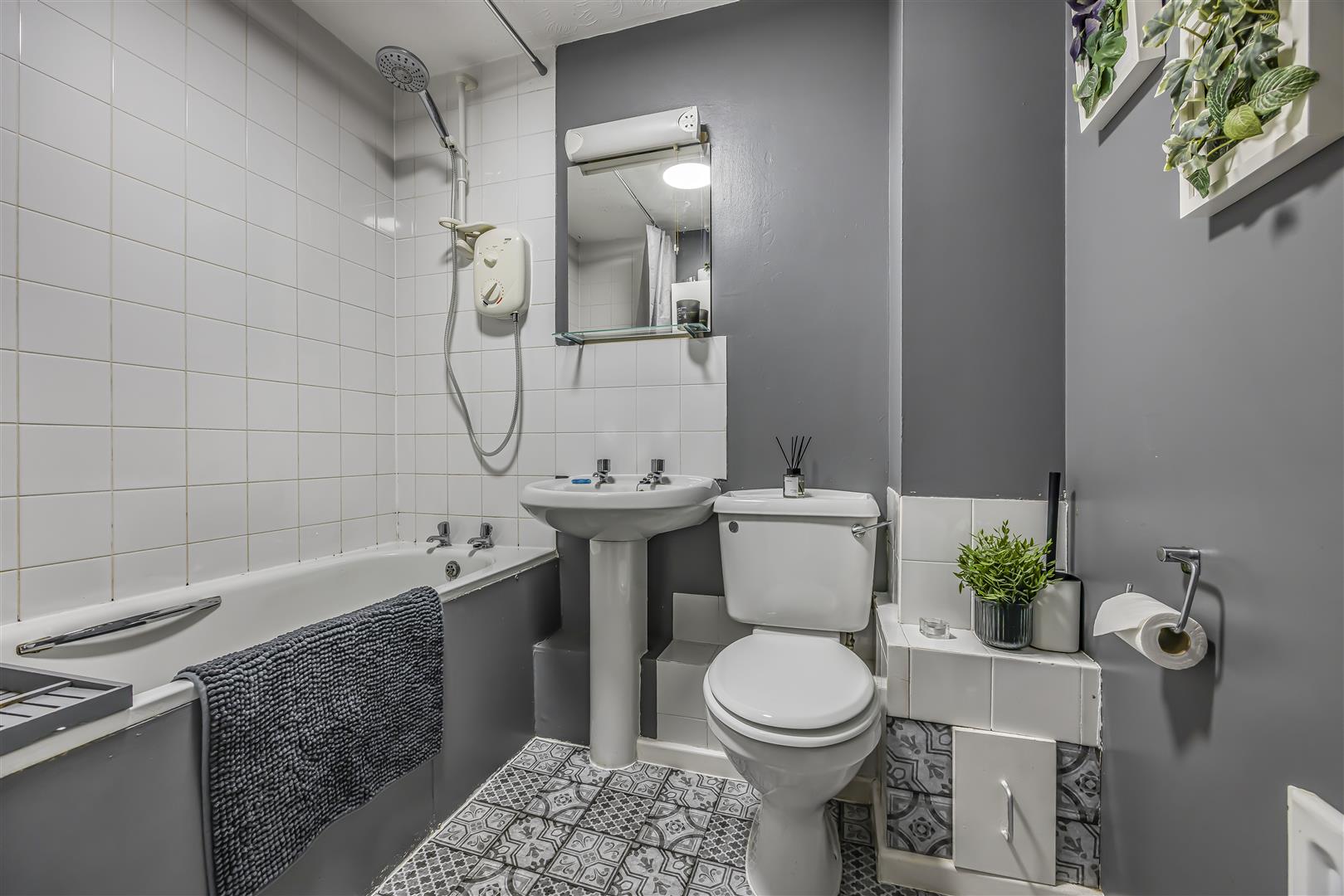 flat for sale kingston road