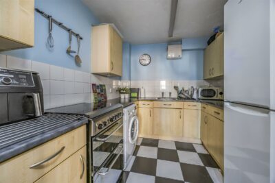 flat for sale kingston road