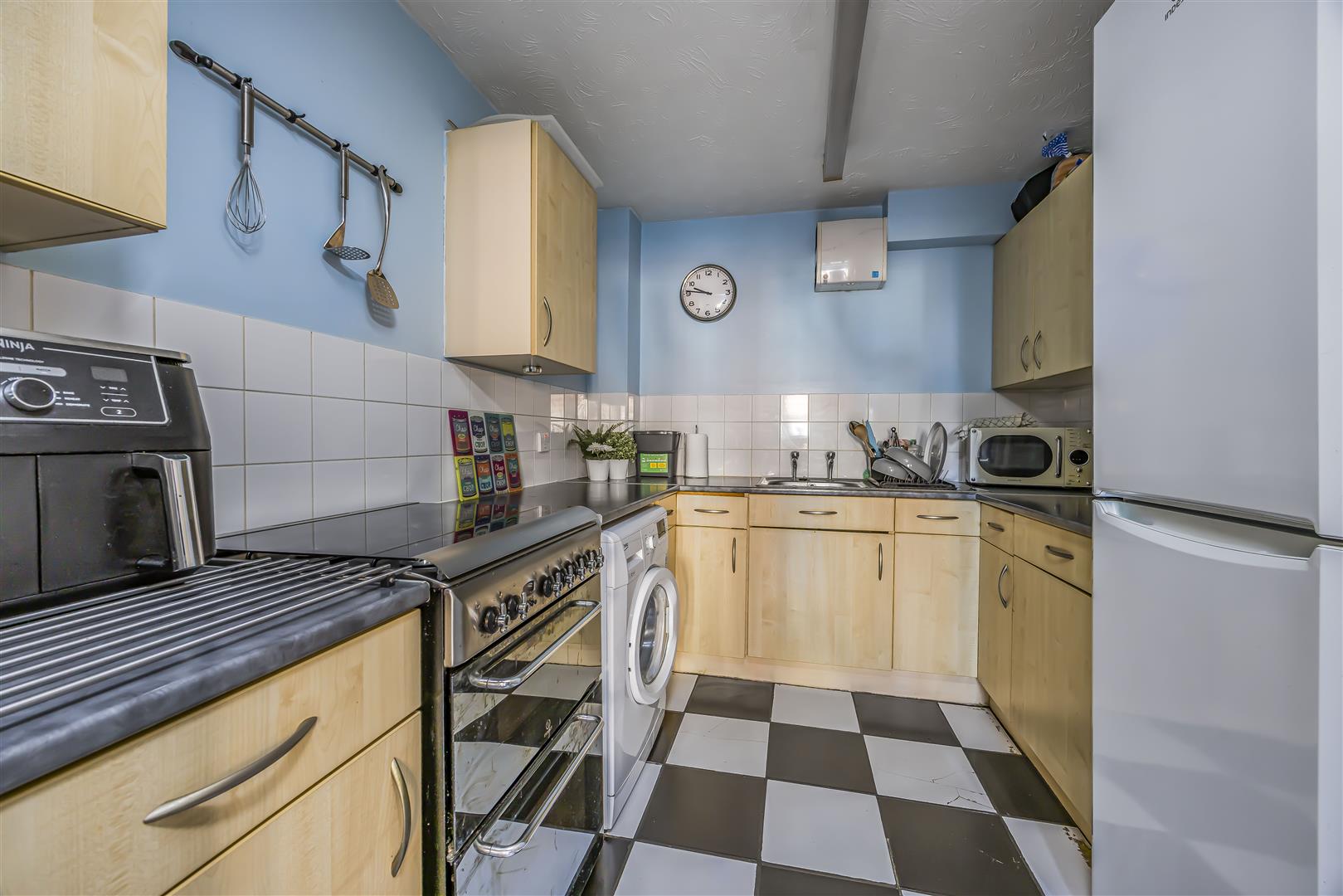 flat for sale kingston road