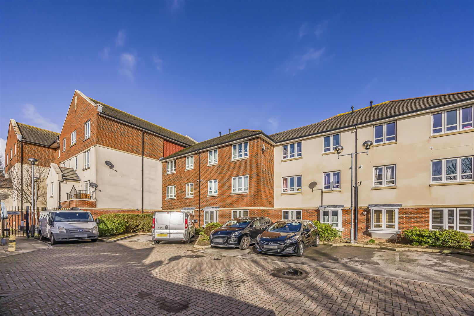 flat for sale kingston road