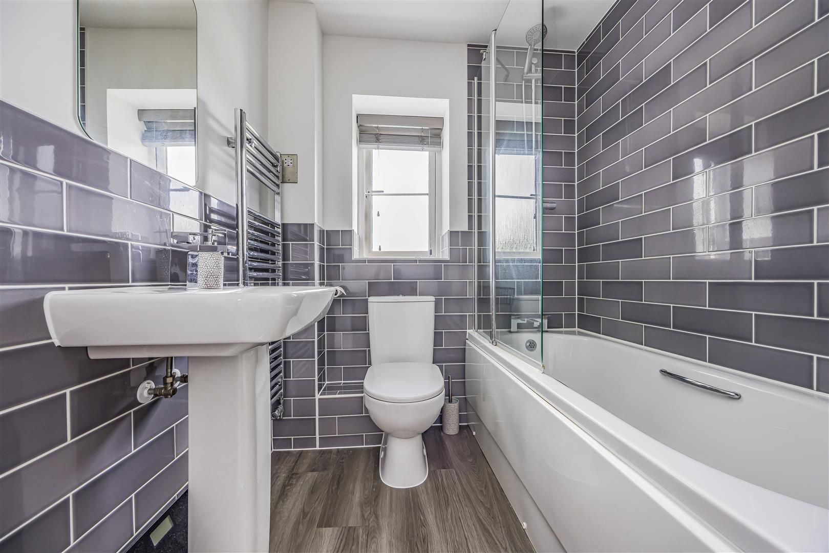 maisonette for sale blandings way