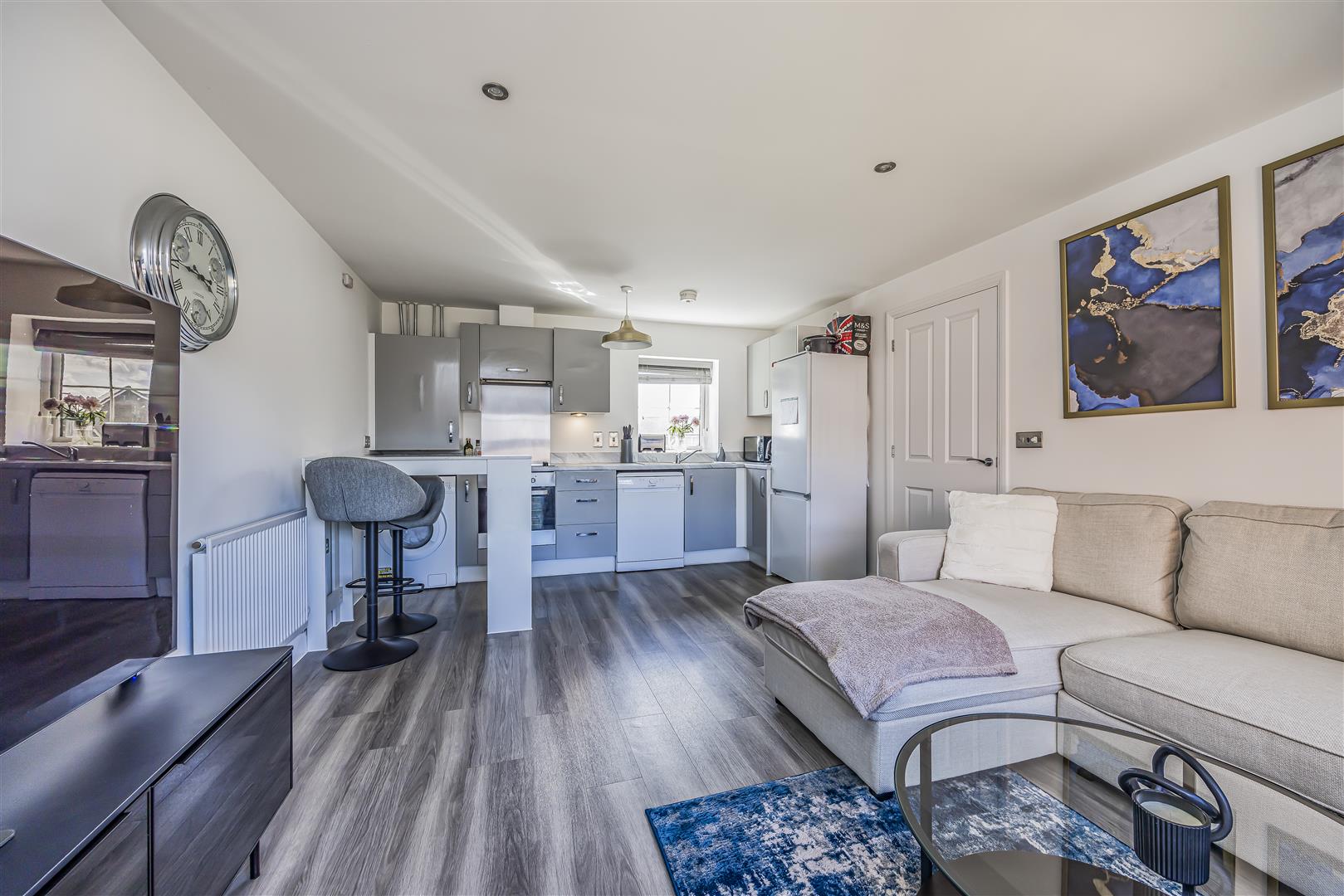 maisonette for sale blandings way