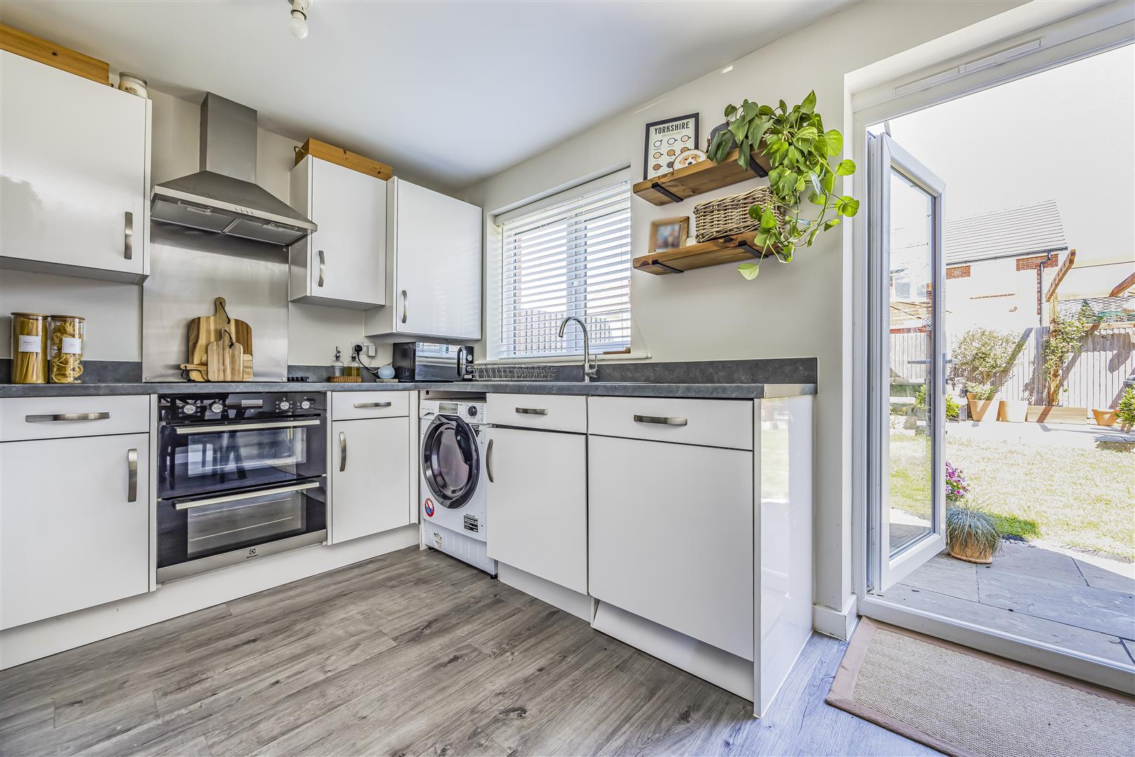 house - semi-detached for sale turret avenue