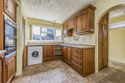 house - end terrace for sale bishopsfield road