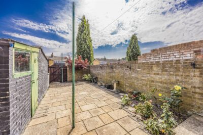 house - end terrace for sale bishopsfield road