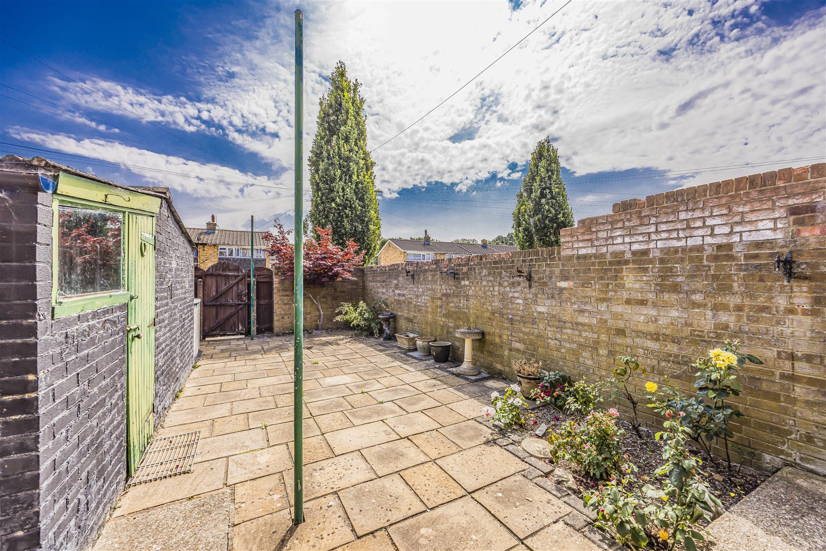 house - end terrace for sale bishopsfield road