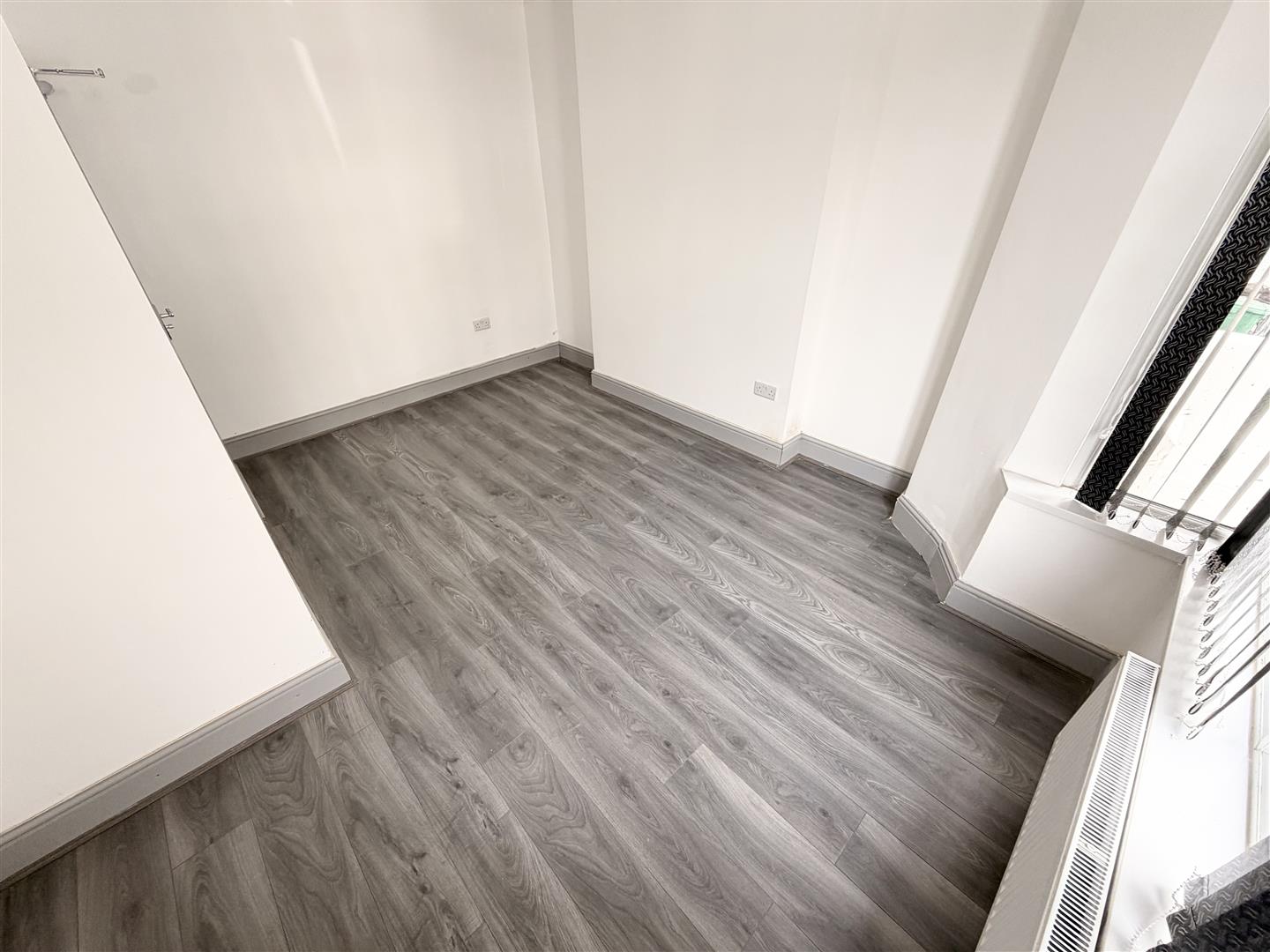 flat for rent hilda street