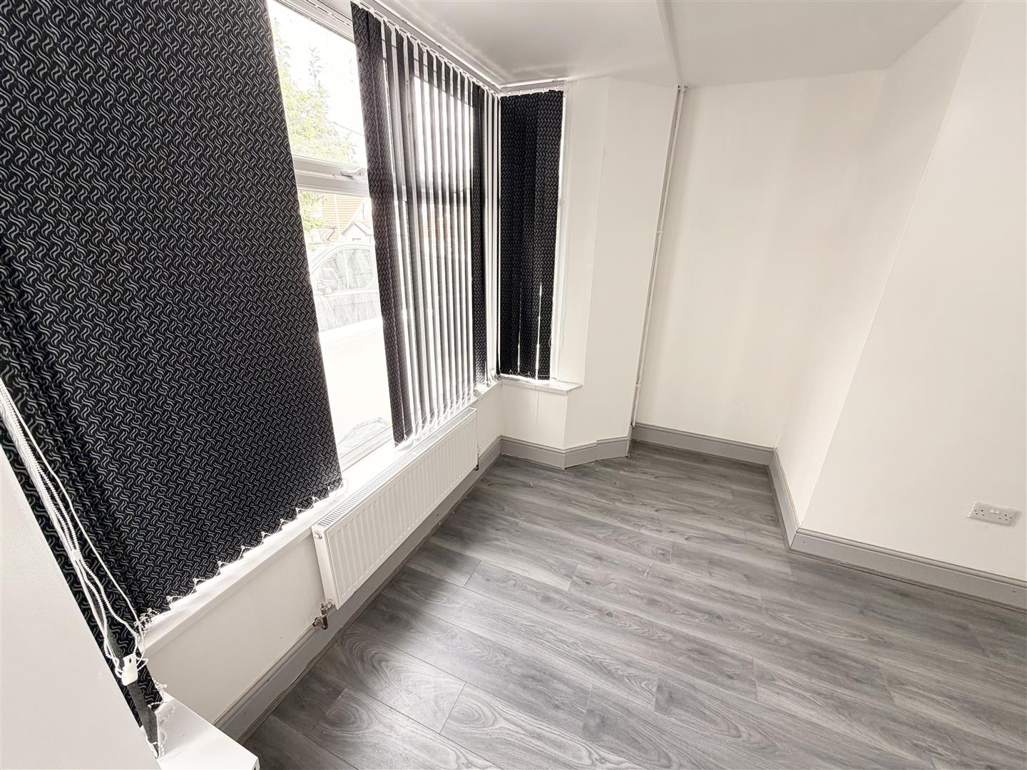 flat for rent hilda street