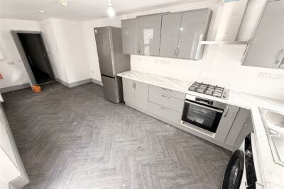 flat for rent hilda street