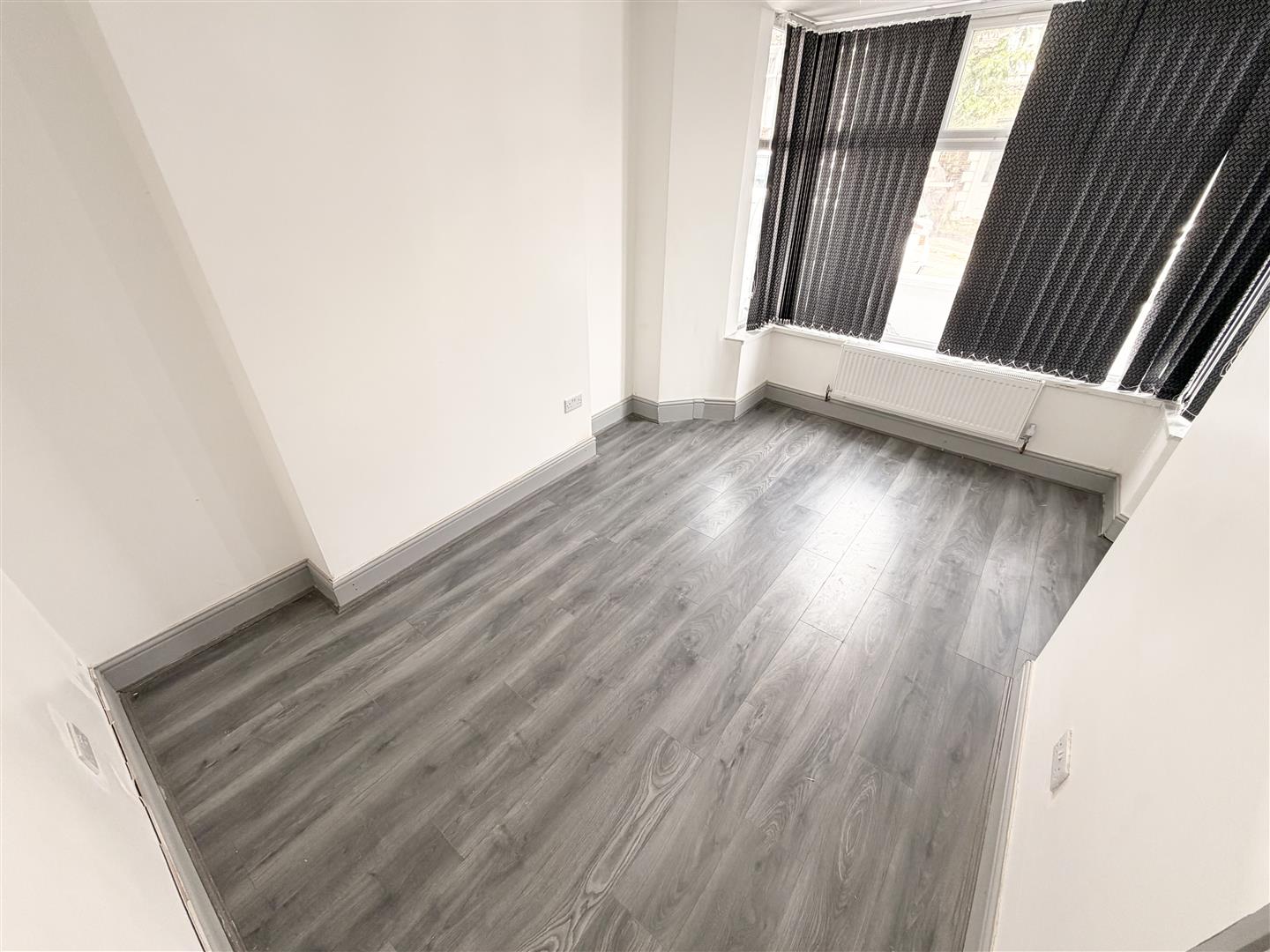 flat for rent hilda street