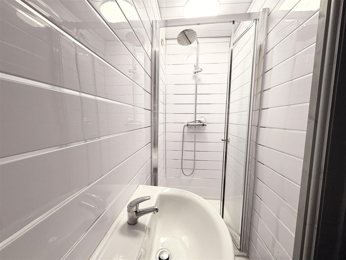 flat for rent hilda street