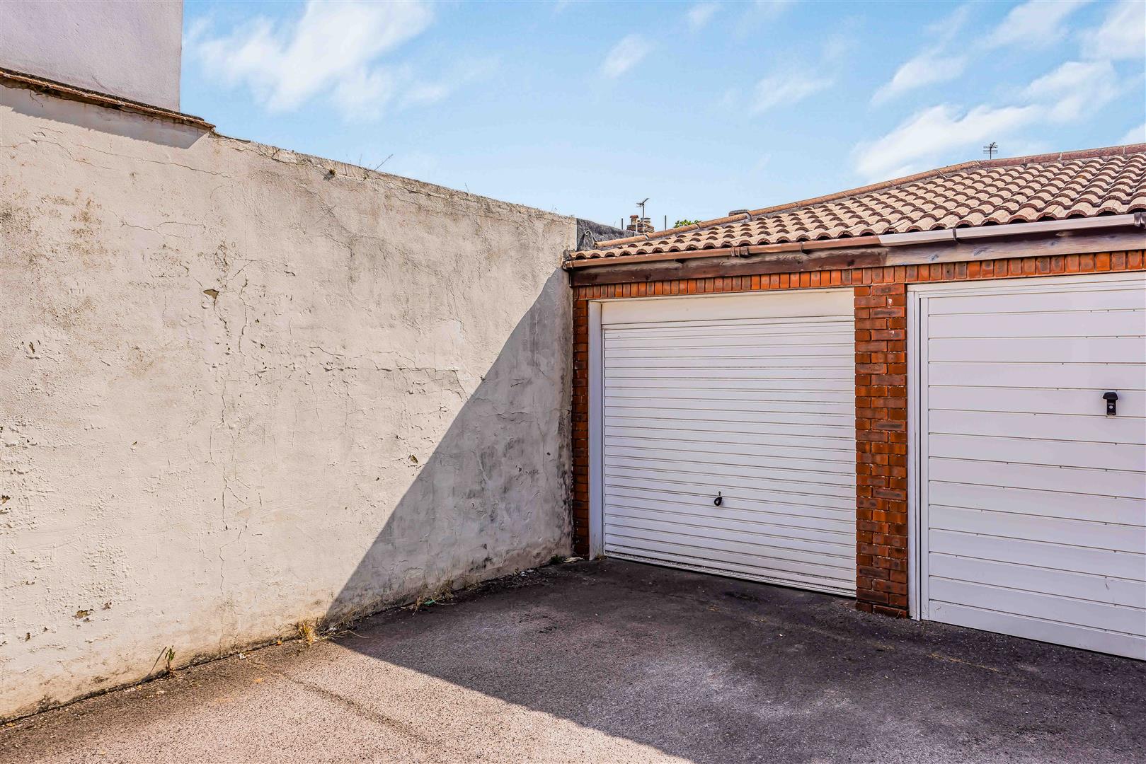 house - semi-detached for sale goldsmith avenue