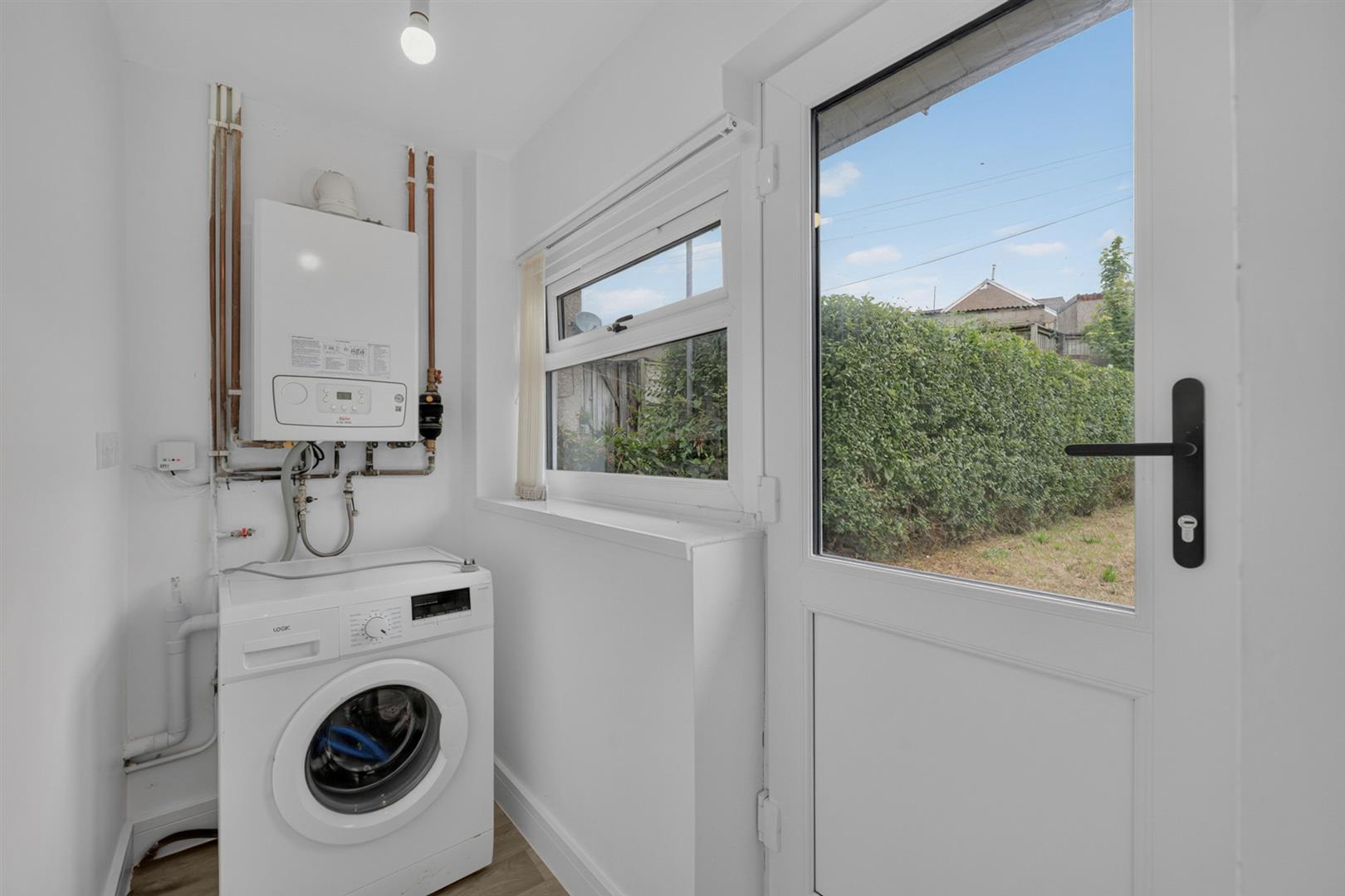 house - semi-detached for rent bethania street