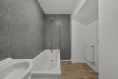 house - semi-detached for rent bethania street