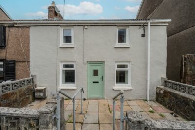 house - semi-detached for rent bethania street