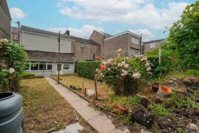 house - semi-detached for rent bethania street