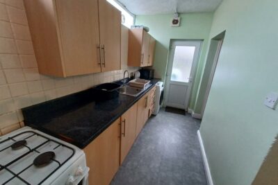house for rent queen street