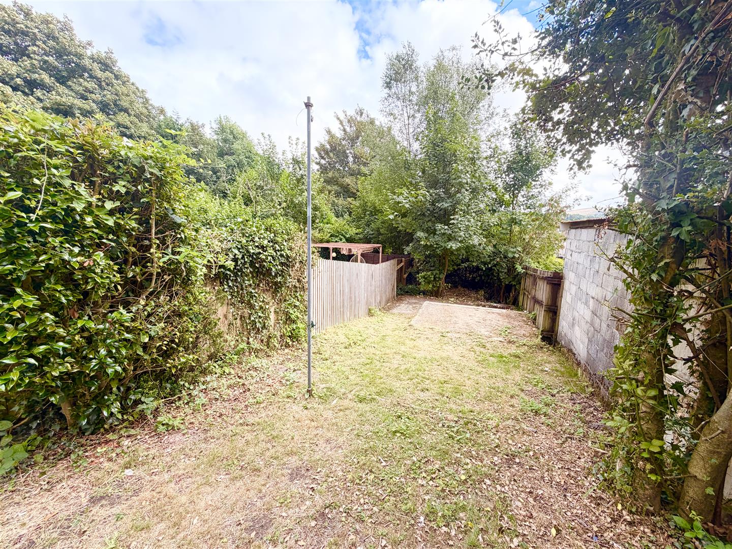 house - terraced for rent cleighton terrace