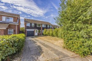house - semi-detached for sale brook gardens