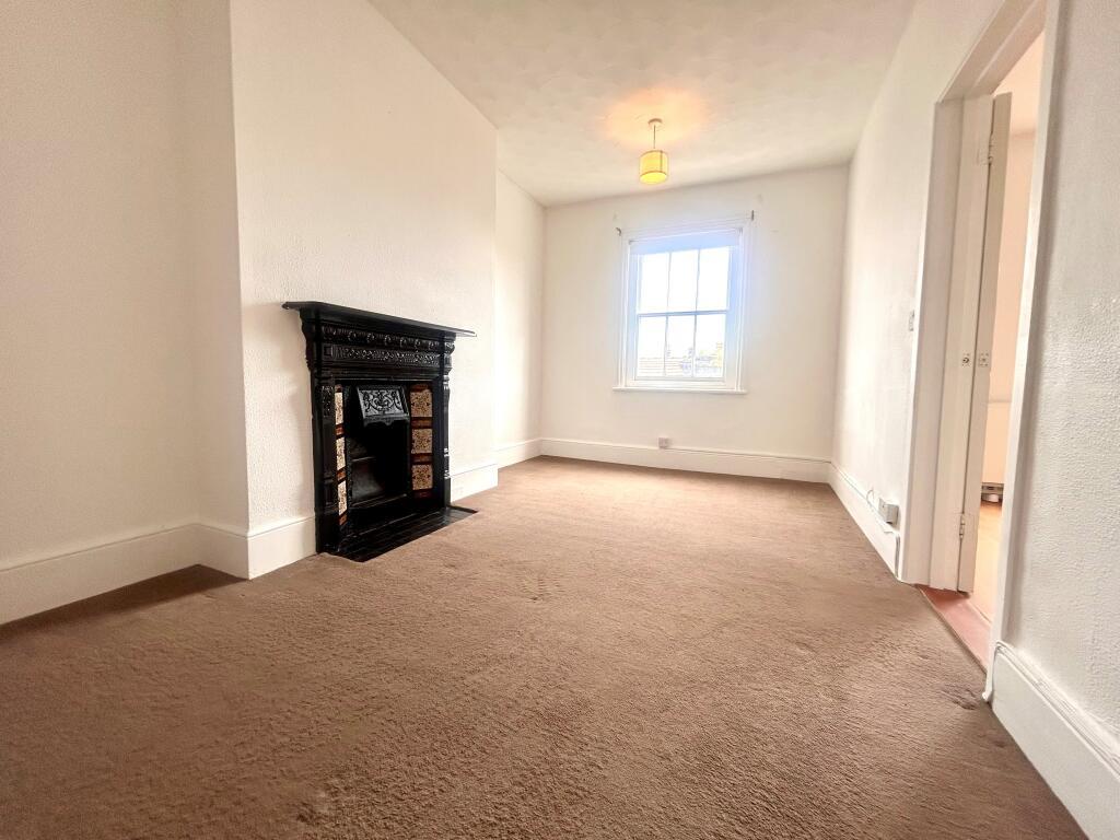 apartment for rent clarence parade
