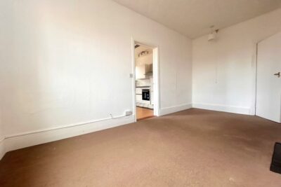 apartment for rent clarence parade