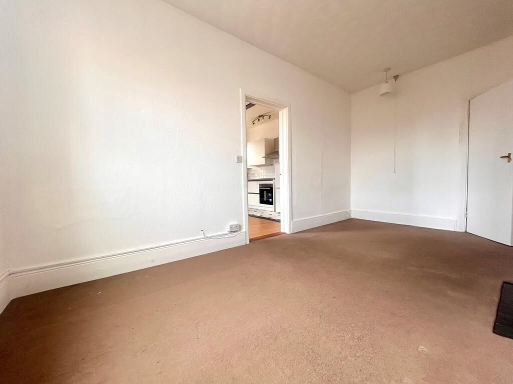 apartment for rent clarence parade