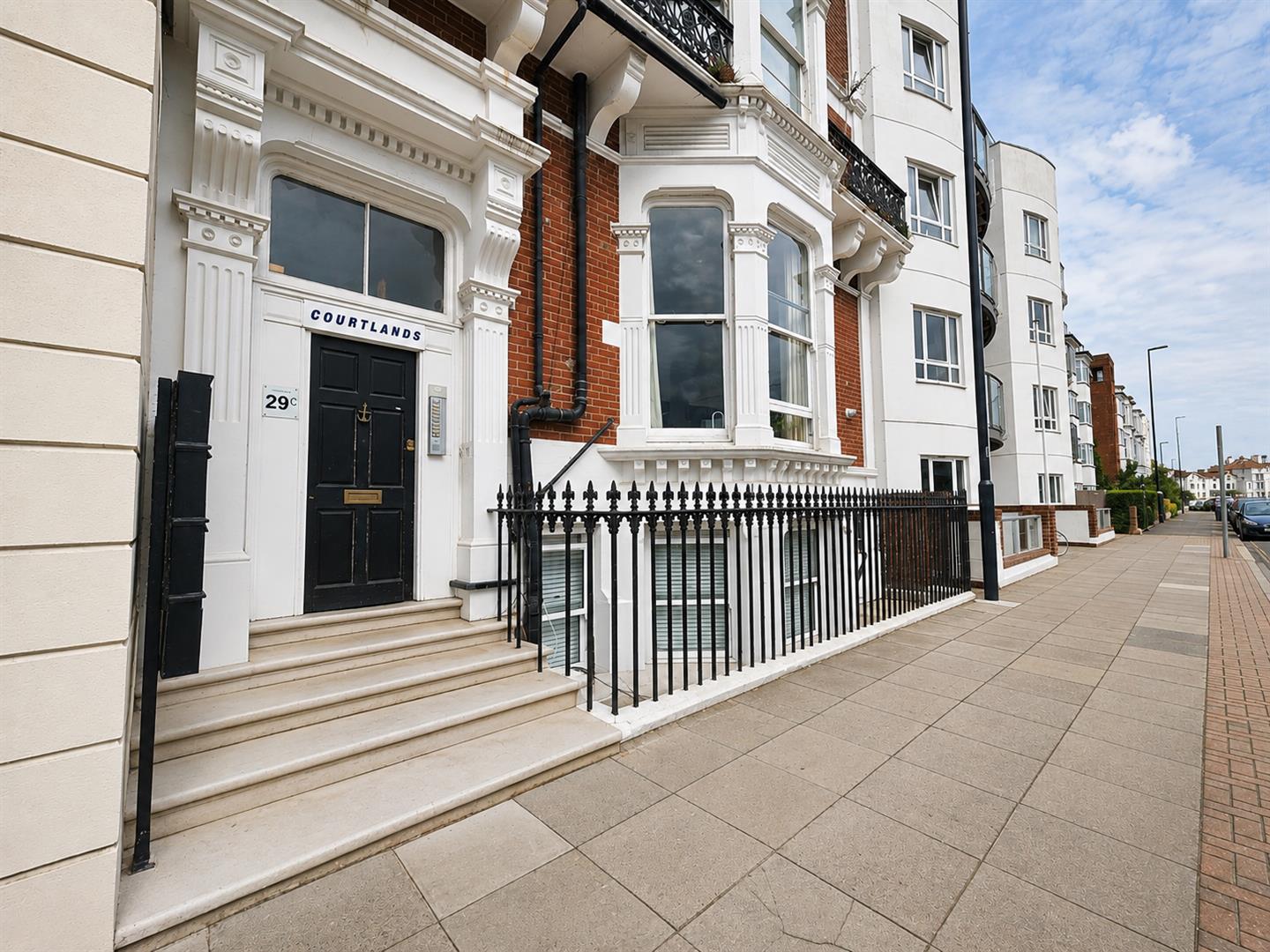 apartment for rent clarence parade
