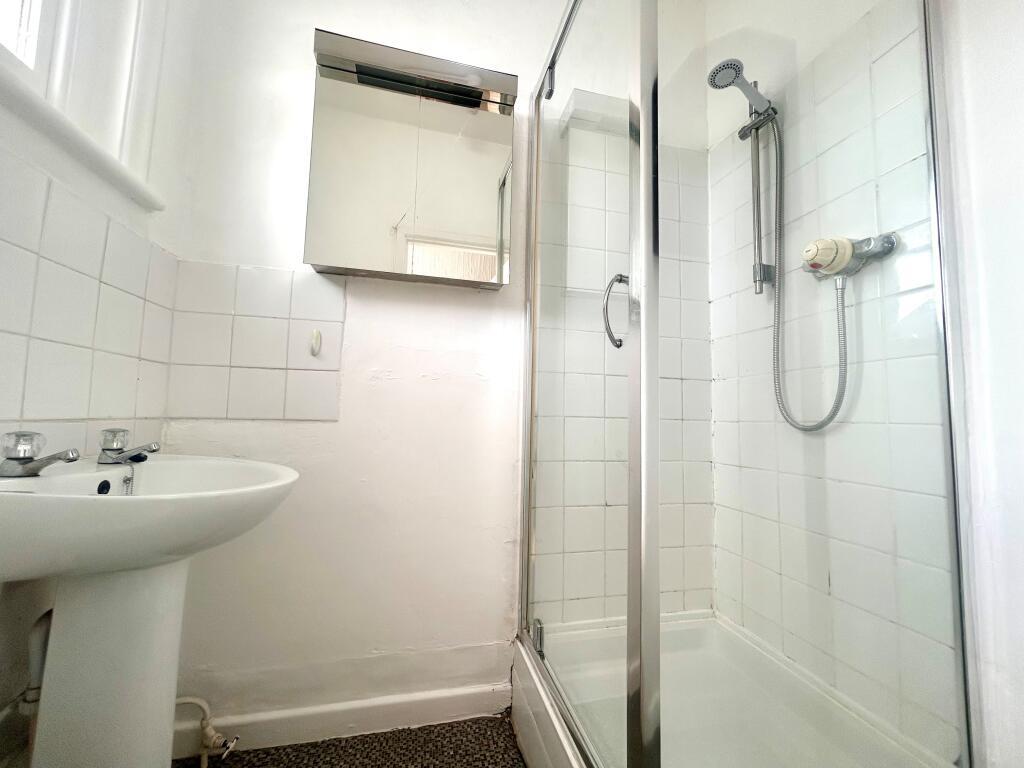 apartment for rent clarence parade