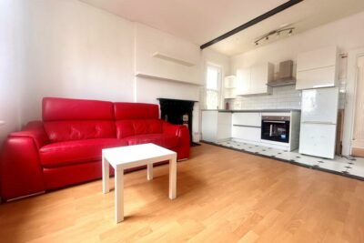 apartment for rent clarence parade