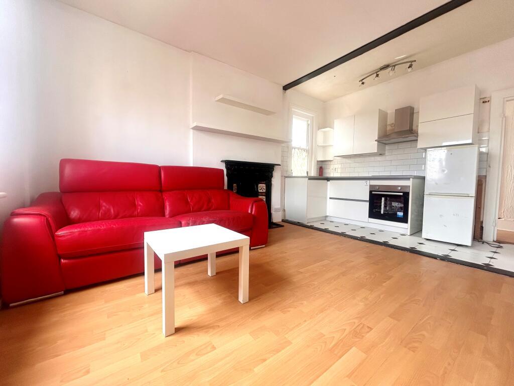 apartment for rent clarence parade