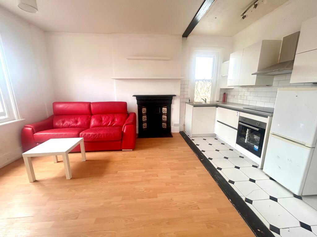 apartment for rent clarence parade