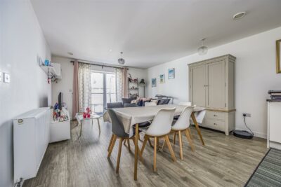 apartment for sale cross street
