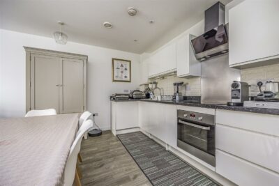 apartment for sale cross street