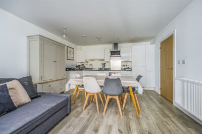 apartment for sale cross street