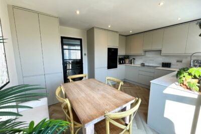 house - semi-detached for rent walnut tree close