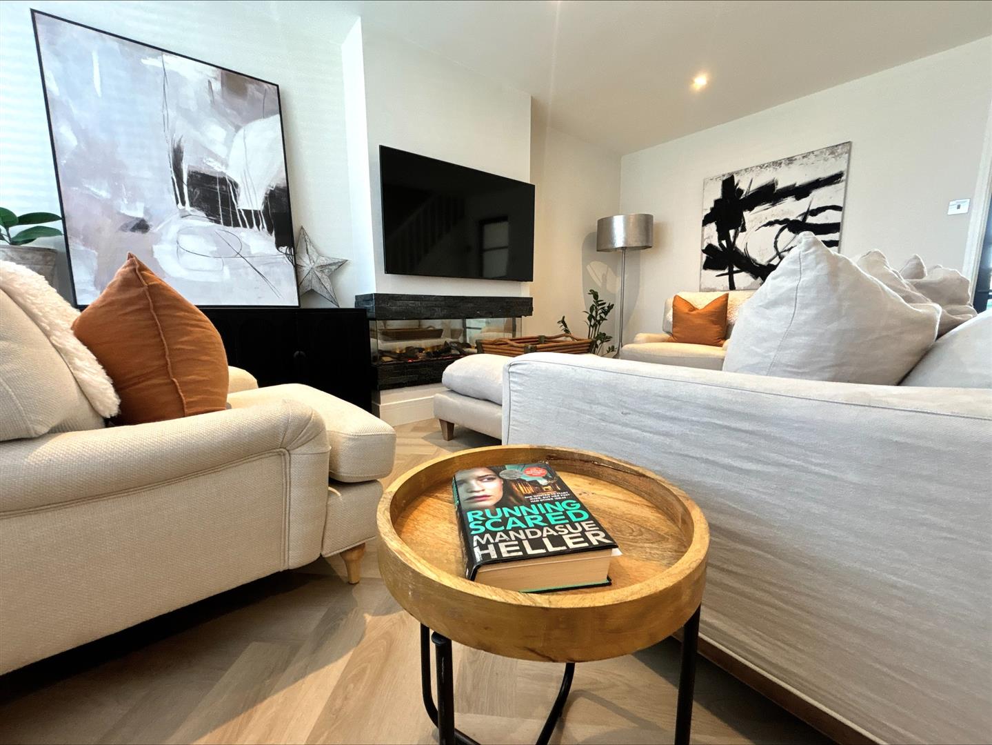 house - semi-detached for rent walnut tree close