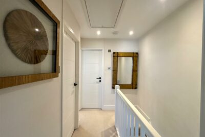 house - semi-detached for rent walnut tree close