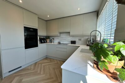 house - semi-detached for rent walnut tree close