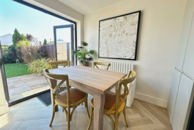 house - semi-detached for rent walnut tree close