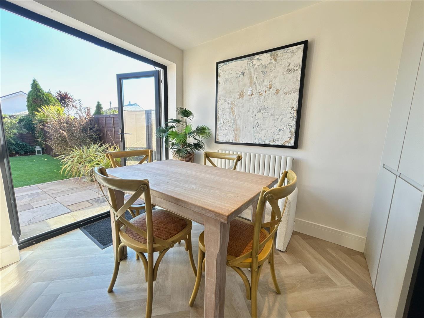 house - semi-detached for rent walnut tree close
