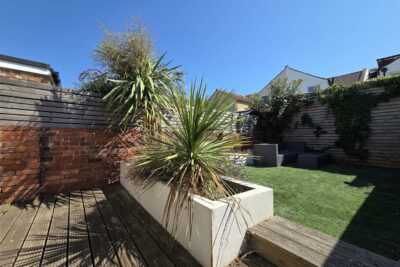 house for rent worsley street