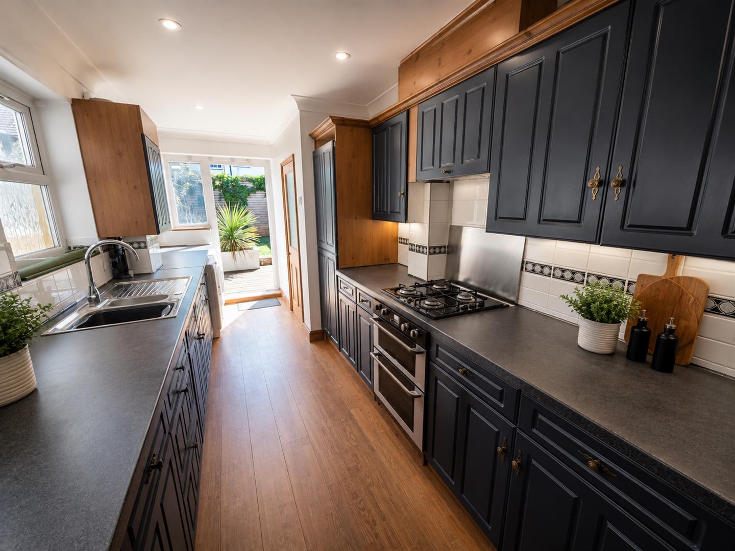 house for rent worsley street
