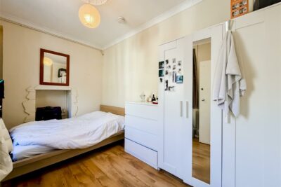 room for rent queen street