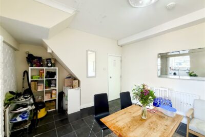 room for rent queen street
