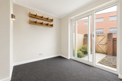 house - terraced for rent greetham street